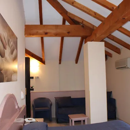 Lo Scoiattolo Hotel