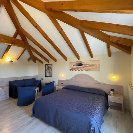 Szálloda Lo Scoiattolo Massino Visconti