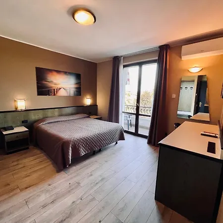 Lo Scoiattolo Szálloda Massino Visconti