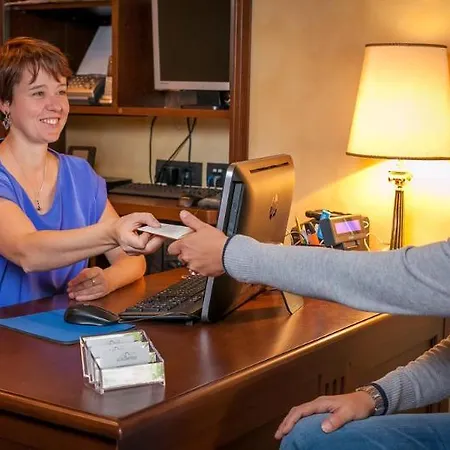 Lo Scoiattolo מלון 3*