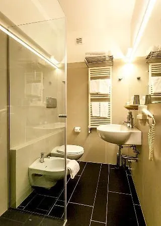 Lo Scoiattolo מאסינו ויסקונטי