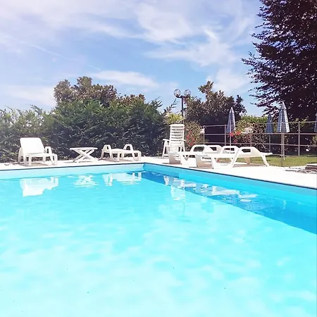 Lo Scoiattolo Hotel Massino Visconti