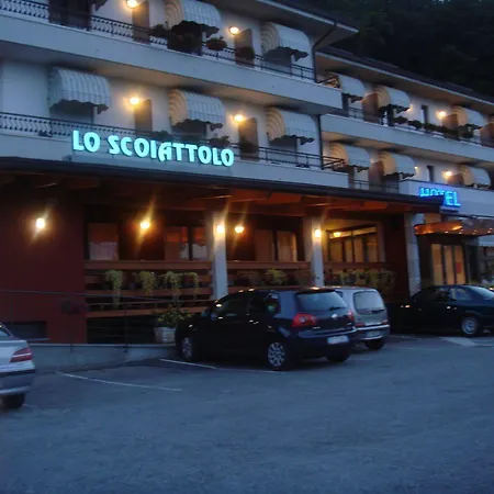 Lo Scoiattolo Szálloda Massino Visconti