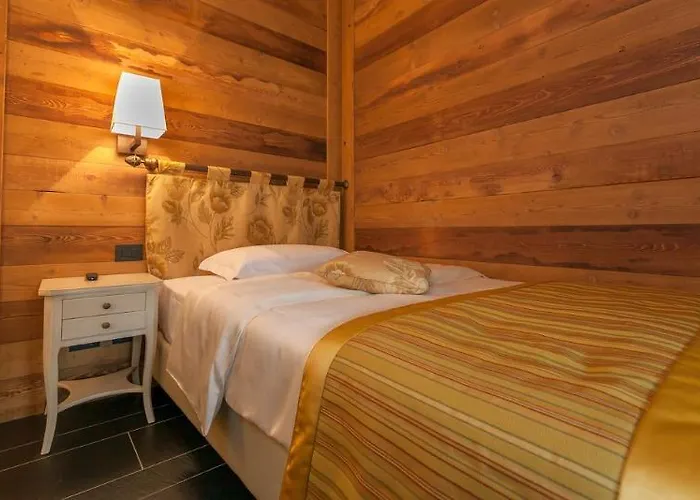 Lo Scoiattolo Hotel Massino Visconti